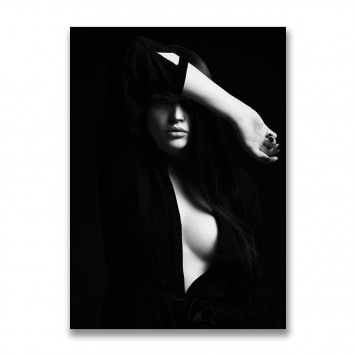 Картина на холсте Девушка в черном 50 х 70 см